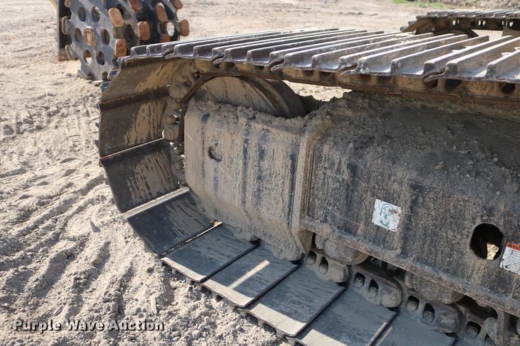 image for item DD8270 2013 Komatsu PC240LC-10 excavator