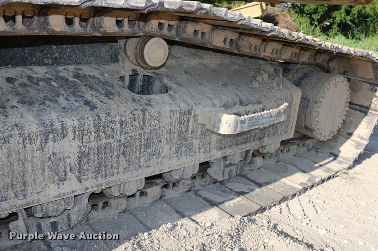 image for item DD8270 2013 Komatsu PC240LC-10 excavator