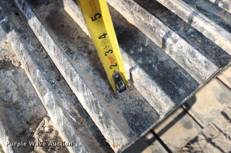 image for item DD8270 2013 Komatsu PC240LC-10 excavator