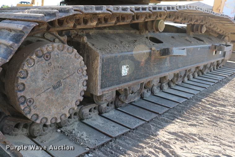 image for item DD8270 2013 Komatsu PC240LC-10 excavator