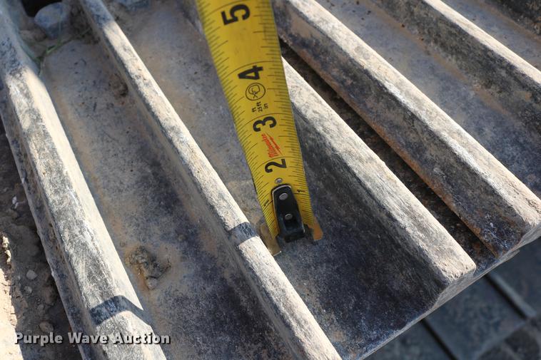 image for item DD8270 2013 Komatsu PC240LC-10 excavator