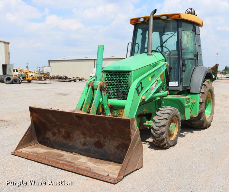 image for item DD8273 2003 John Deere 310G backhoe
