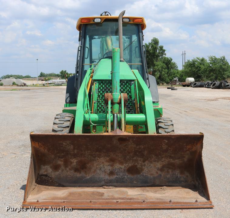 image for item DD8273 2003 John Deere 310G backhoe