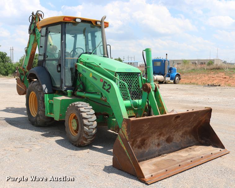 image for item DD8273 2003 John Deere 310G backhoe