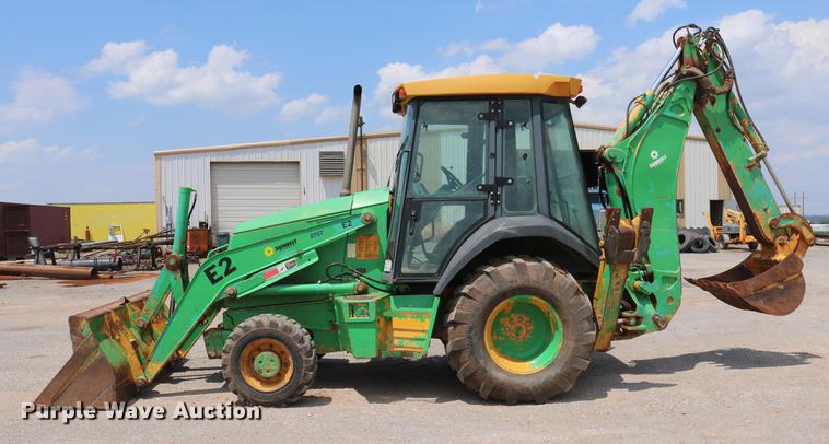 image for item DD8273 2003 John Deere 310G backhoe