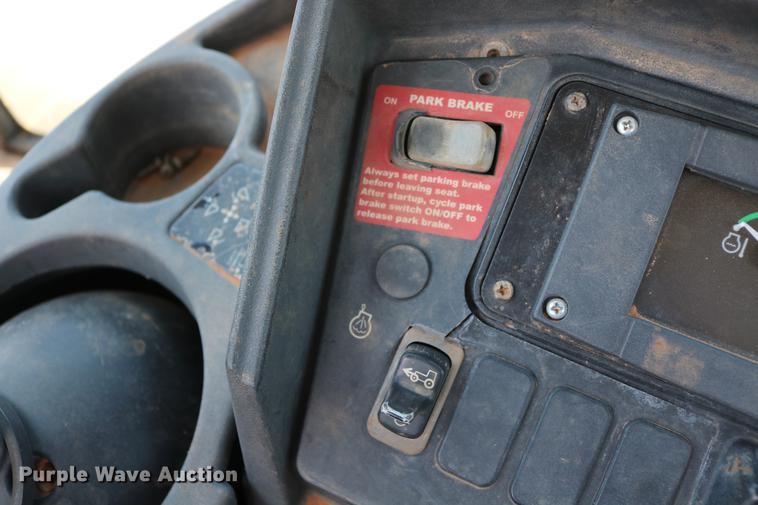 image for item DD8273 2003 John Deere 310G backhoe