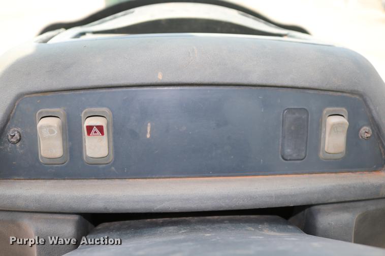 image for item DD8273 2003 John Deere 310G backhoe