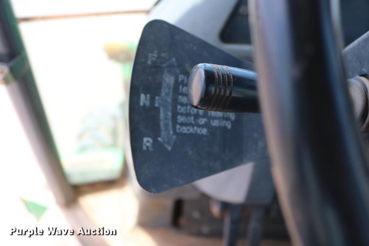 image for item DD8273 2003 John Deere 310G backhoe