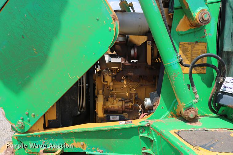 image for item DD8273 2003 John Deere 310G backhoe