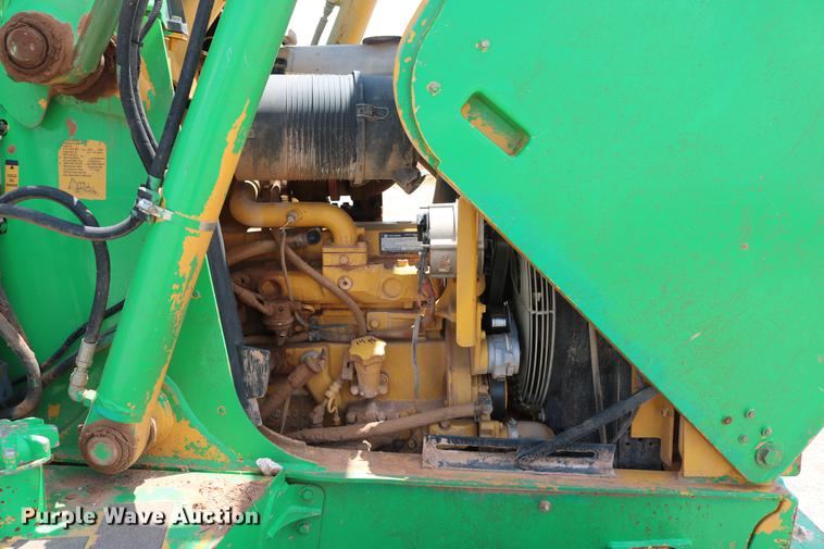 image for item DD8273 2003 John Deere 310G backhoe