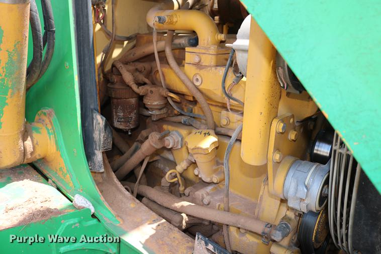 image for item DD8273 2003 John Deere 310G backhoe