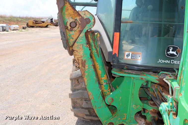 image for item DD8273 2003 John Deere 310G backhoe