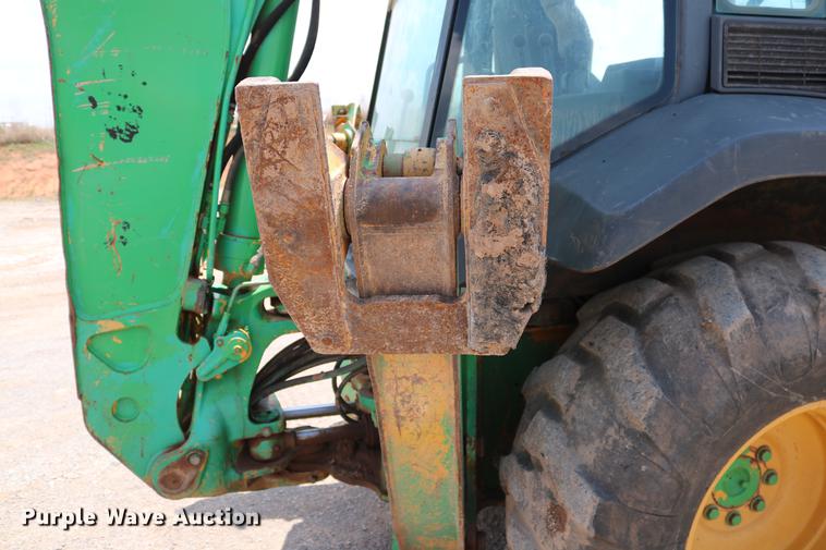 image for item DD8273 2003 John Deere 310G backhoe
