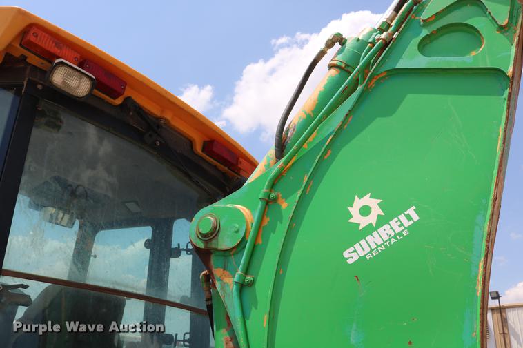 image for item DD8273 2003 John Deere 310G backhoe