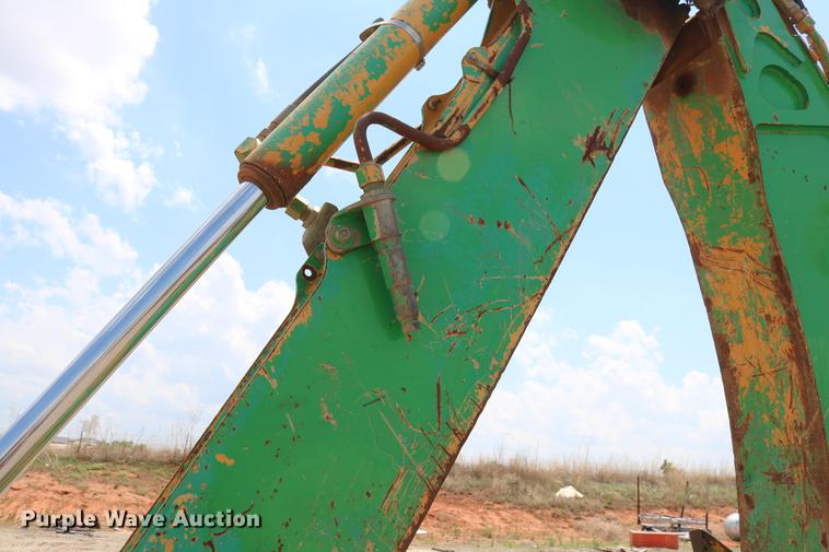 image for item DD8273 2003 John Deere 310G backhoe