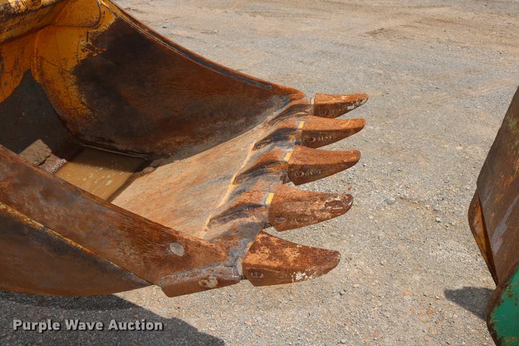 image for item DD8273 2003 John Deere 310G backhoe