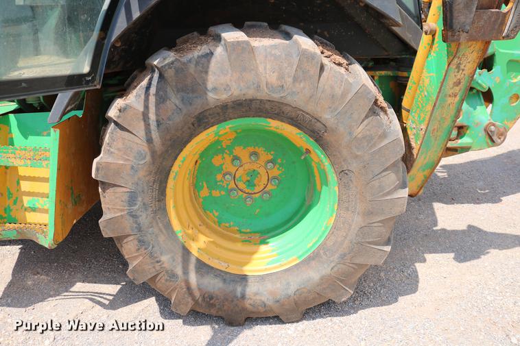 image for item DD8273 2003 John Deere 310G backhoe