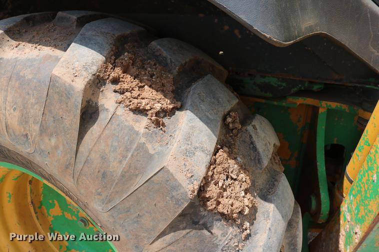 image for item DD8273 2003 John Deere 310G backhoe