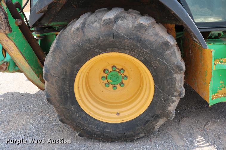 image for item DD8273 2003 John Deere 310G backhoe