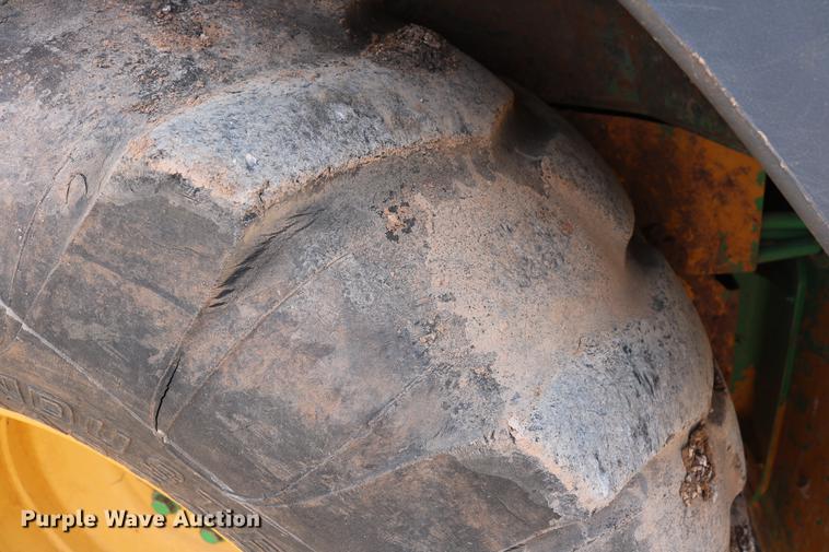 image for item DD8273 2003 John Deere 310G backhoe