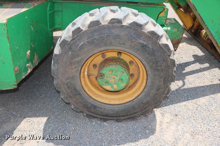 image for item DD8273 2003 John Deere 310G backhoe