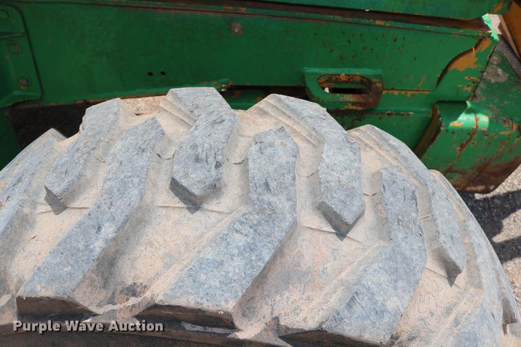 image for item DD8273 2003 John Deere 310G backhoe