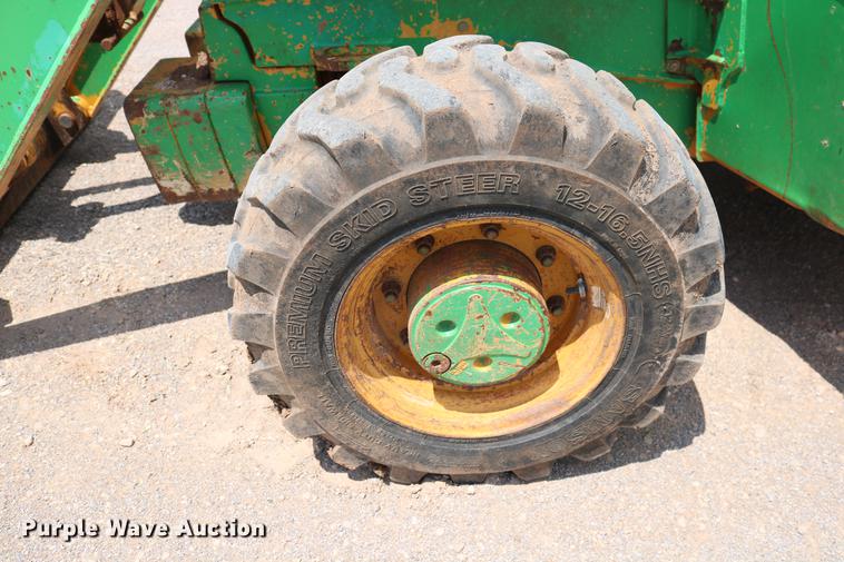 image for item DD8273 2003 John Deere 310G backhoe