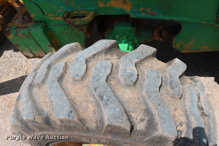 image for item DD8273 2003 John Deere 310G backhoe