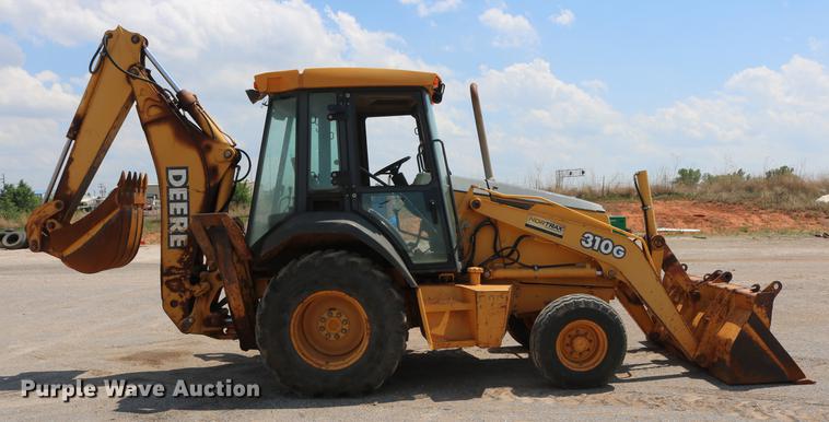 image for item DD8274 2003 John Deere 310G backhoe