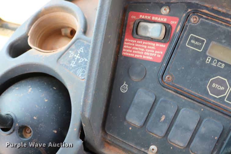 image for item DD8274 2003 John Deere 310G backhoe