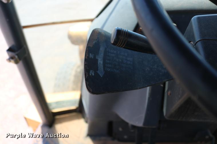 image for item DD8274 2003 John Deere 310G backhoe