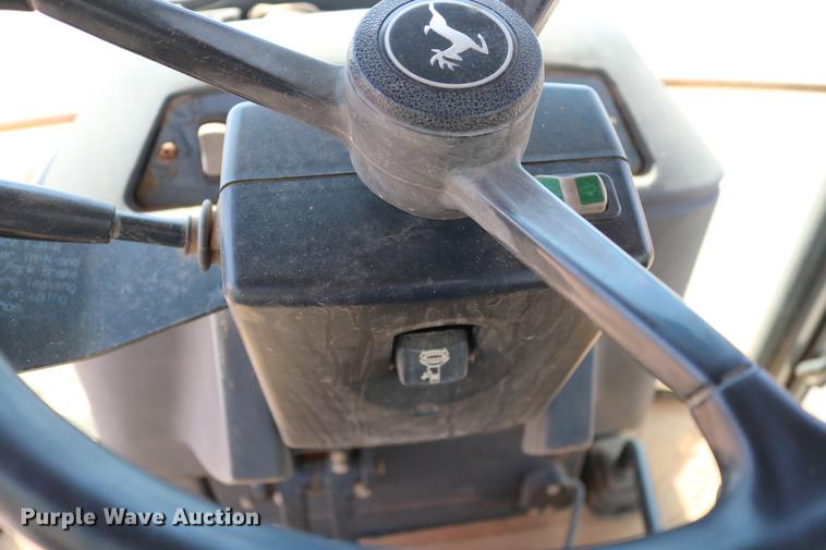 image for item DD8274 2003 John Deere 310G backhoe