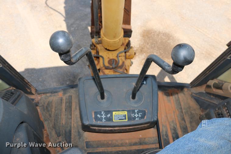 image for item DD8274 2003 John Deere 310G backhoe