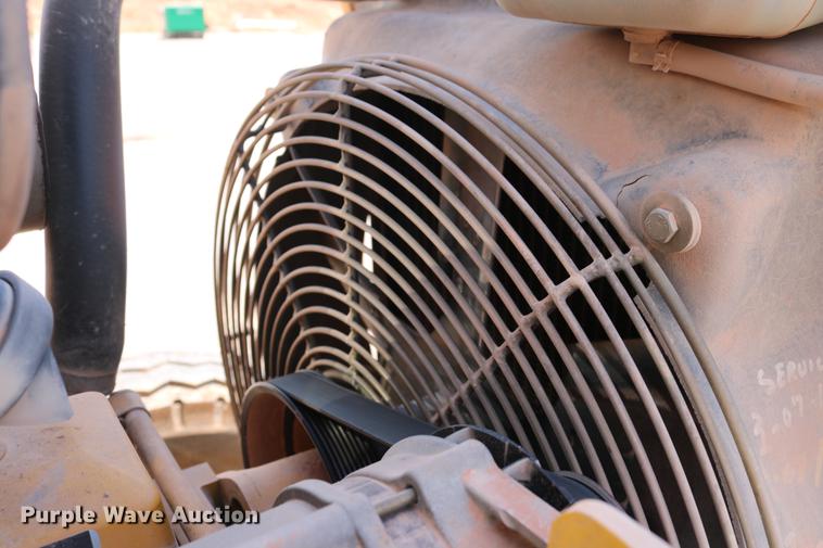 image for item DD8274 2003 John Deere 310G backhoe