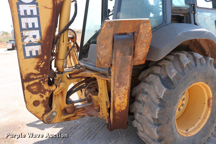 image for item DD8274 2003 John Deere 310G backhoe