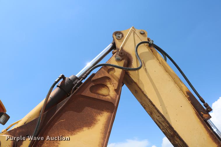 image for item DD8274 2003 John Deere 310G backhoe