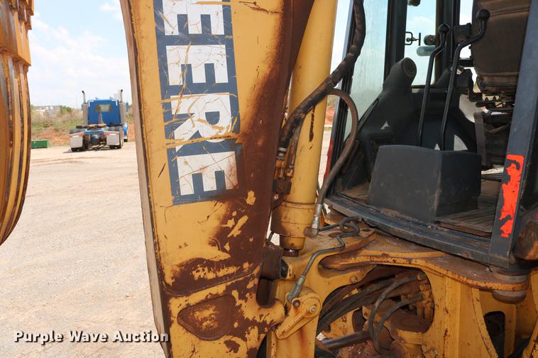 image for item DD8274 2003 John Deere 310G backhoe