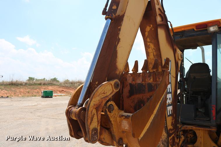 image for item DD8274 2003 John Deere 310G backhoe