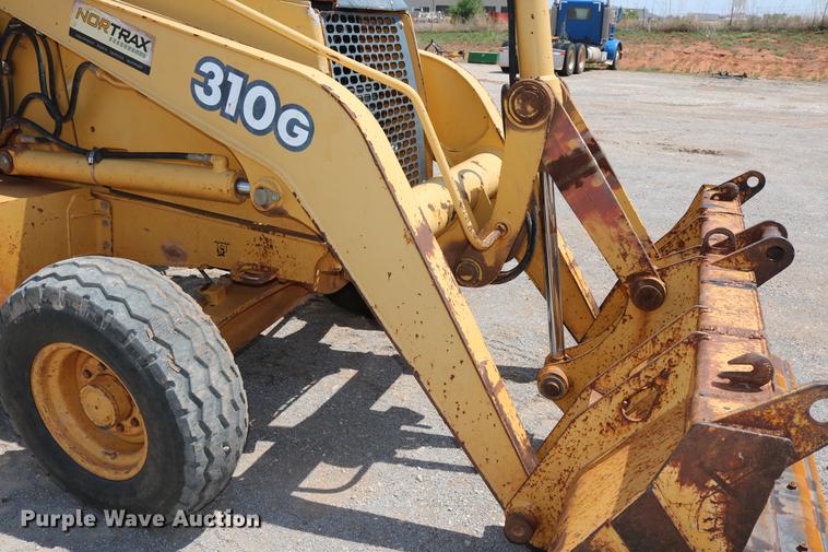 image for item DD8274 2003 John Deere 310G backhoe