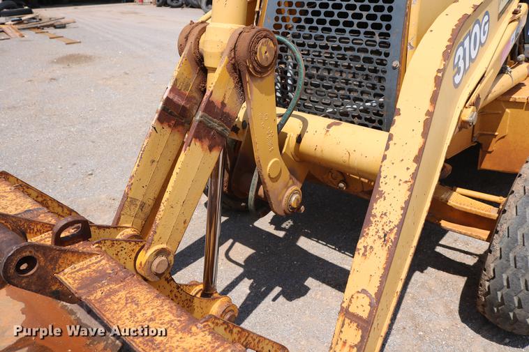 image for item DD8274 2003 John Deere 310G backhoe