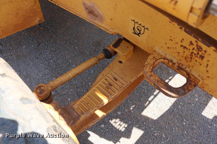 image for item DD8274 2003 John Deere 310G backhoe