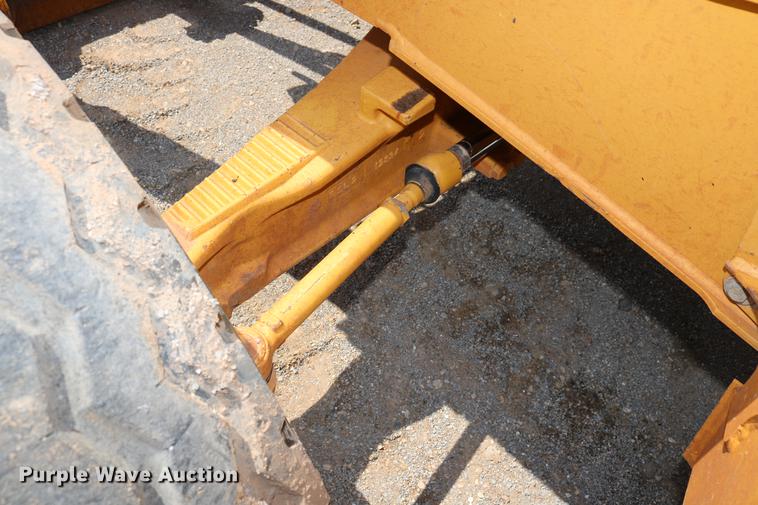 image for item DD8274 2003 John Deere 310G backhoe