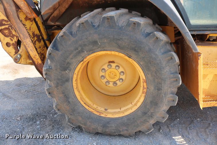 image for item DD8274 2003 John Deere 310G backhoe