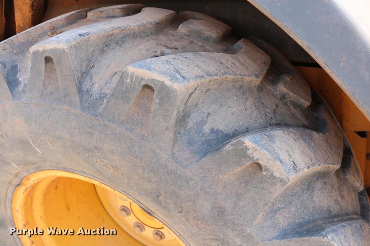 image for item DD8274 2003 John Deere 310G backhoe