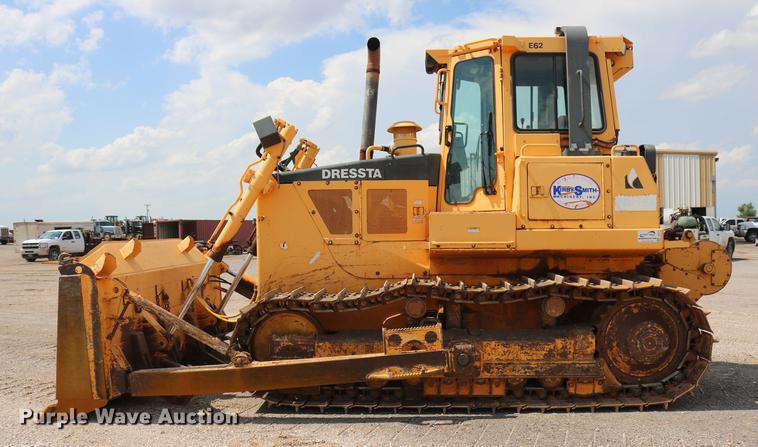 image for item DD8275 2005 Dresser TD15M dozer