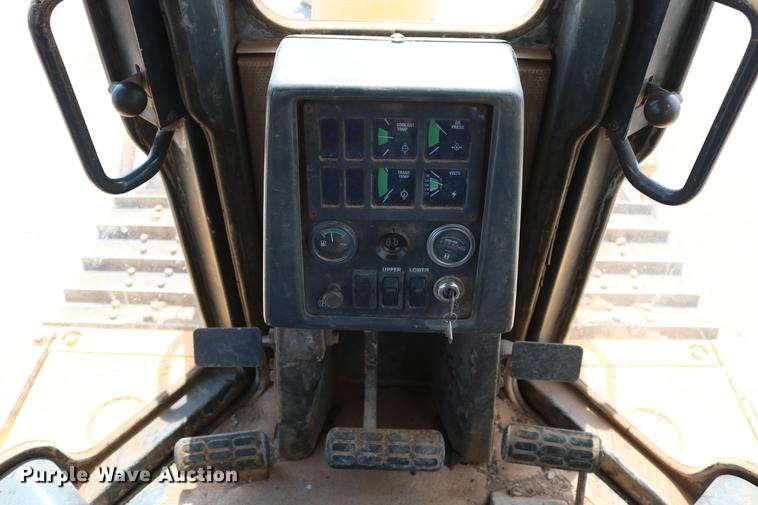 image for item DD8275 2005 Dresser TD15M dozer