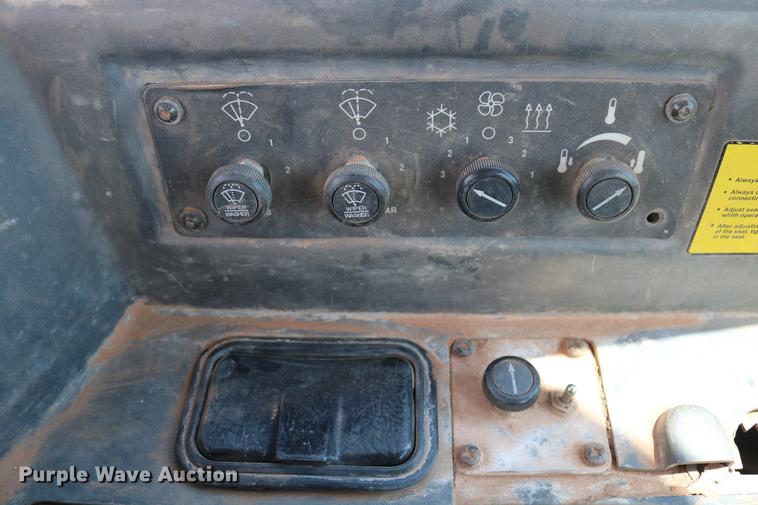 image for item DD8275 2005 Dresser TD15M dozer