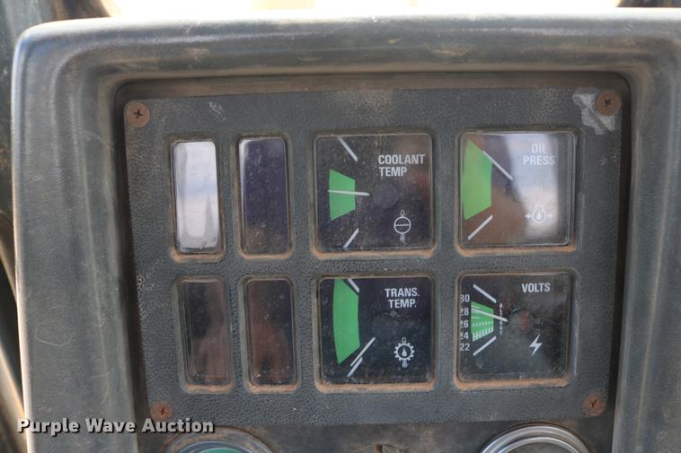 image for item DD8275 2005 Dresser TD15M dozer