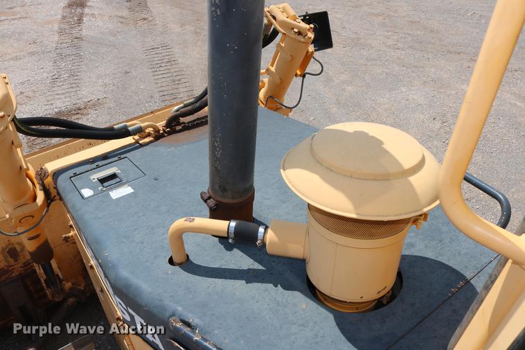 image for item DD8275 2005 Dresser TD15M dozer