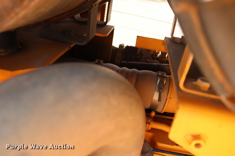 image for item DD8275 2005 Dresser TD15M dozer